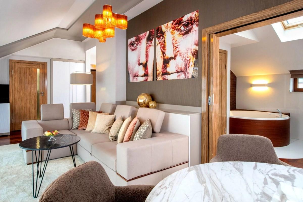 Hotel Leonardo Boutique Center